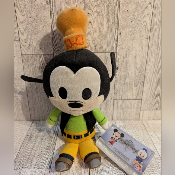 Disney Goofy Plush Toy - Black, Green, Yellow, Orange - Picture 2 of 6
